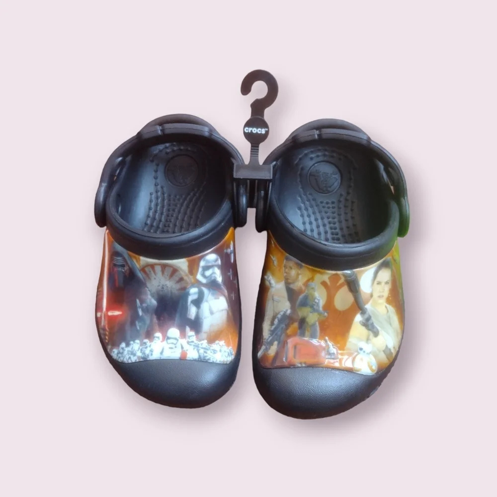 Crocs Star Wars Black & Yellow Clog - Kids Size 6/7